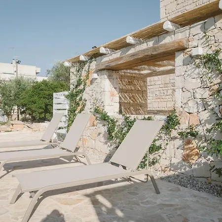 Trulli Harmonia Con Piscina - Альберобелло